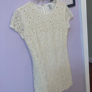 Dress w Pearl Details at the top